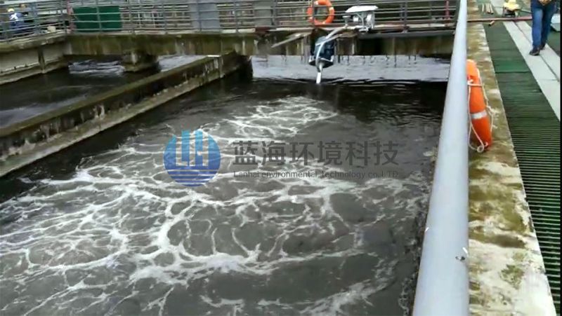 藍(lán)?？萍?四川某地 推流攪拌曝氣機(jī)現(xiàn)場視頻